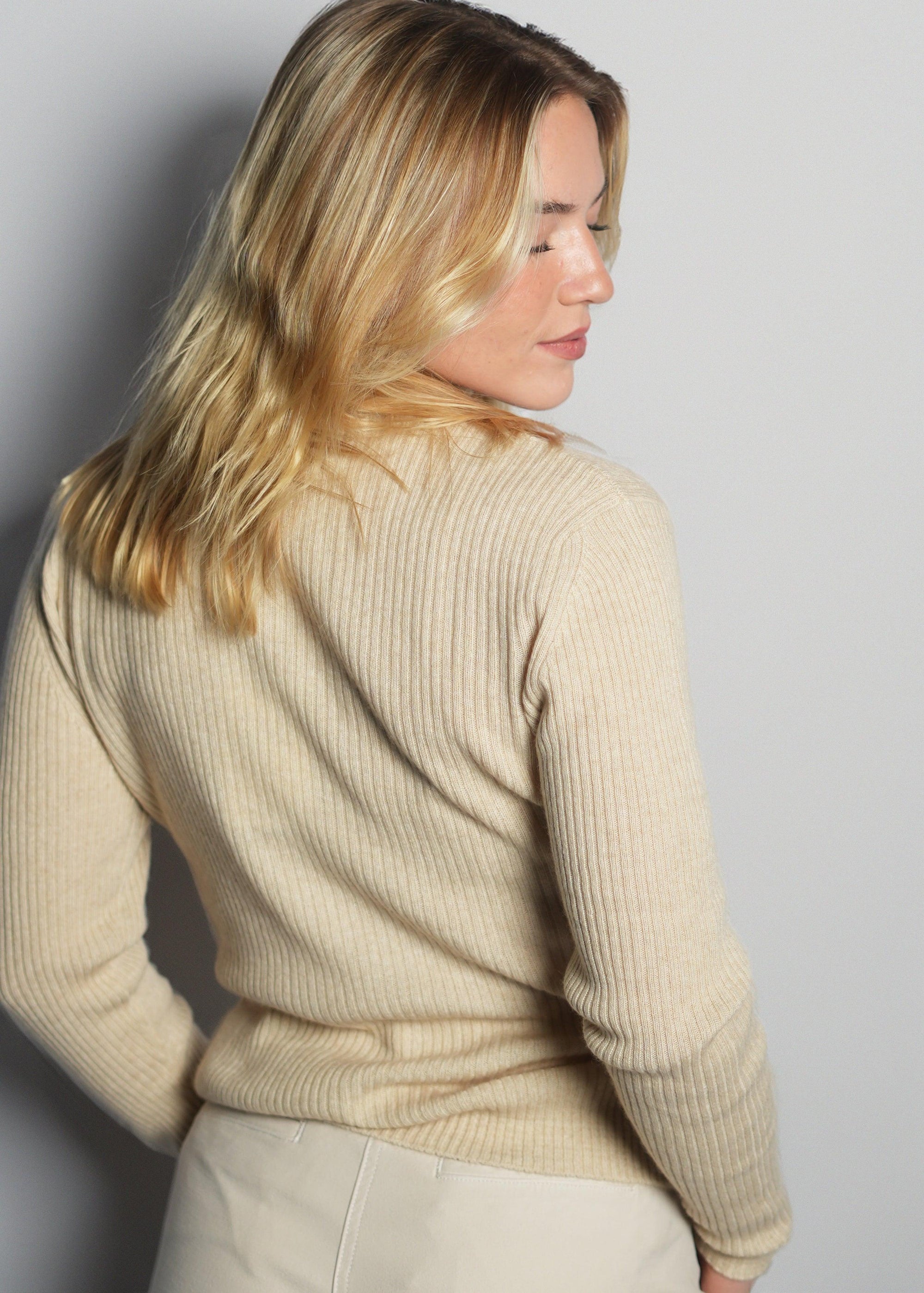 Ribbed Turtle Neck Sweater - Kashme